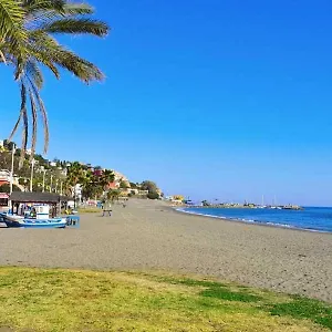 https://apartamento-maui-beach-en-el-palo-malaga.es-andalucia.com
